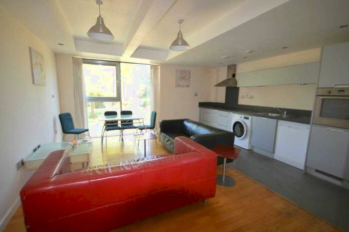 2 Bedroom Apartment To Rent In Hermit Road, Canning Town, E16
