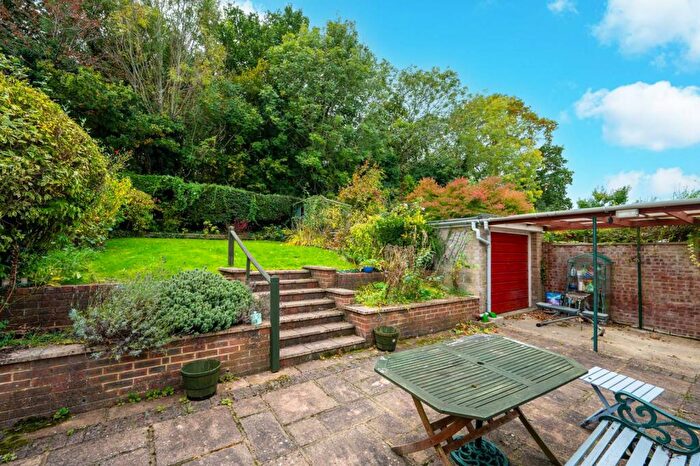 3 Bedroom Detached House For Sale In Broadacres, Guildford, GU3