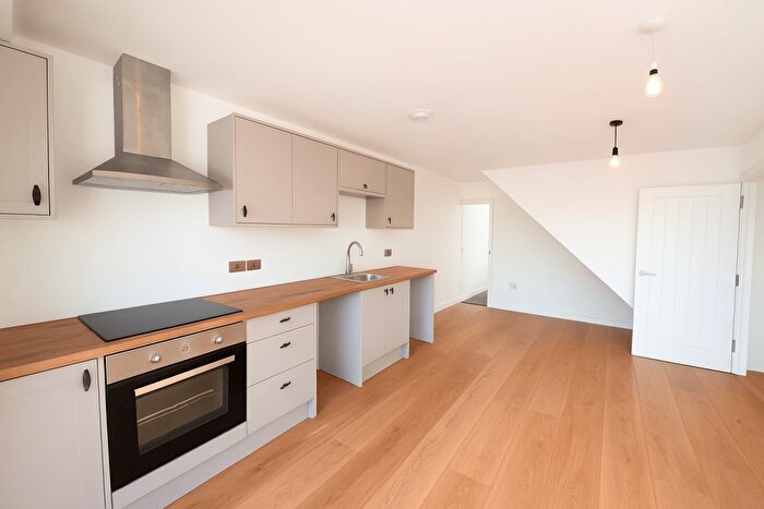 1 Bedroom Flat To Rent In Central Buildings, Hall St, LL14