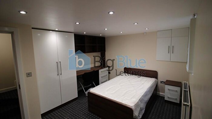 6 Bedroom House To Rent In Hessle Mount, Leeds, LS6