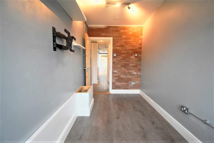 Studio To Rent In Baring Road, London SE12