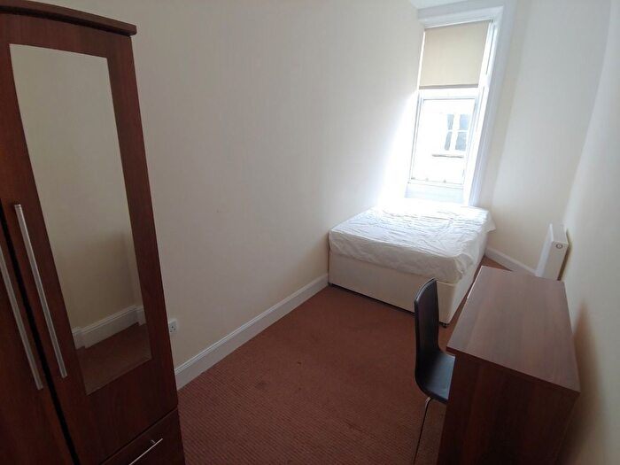 5 Bedroom Flat To Rent In Bruntsfield Place, Edinburgh, EH10