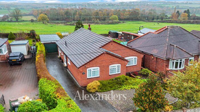 3 Bedroom Detached Bungalow For Sale In New Street, Oakthorpe, DE12