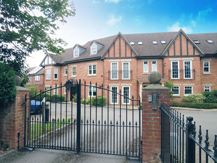 2 Bedroom Flat For Sale In Alder Lane, Balsall Common, Coventry, CV7