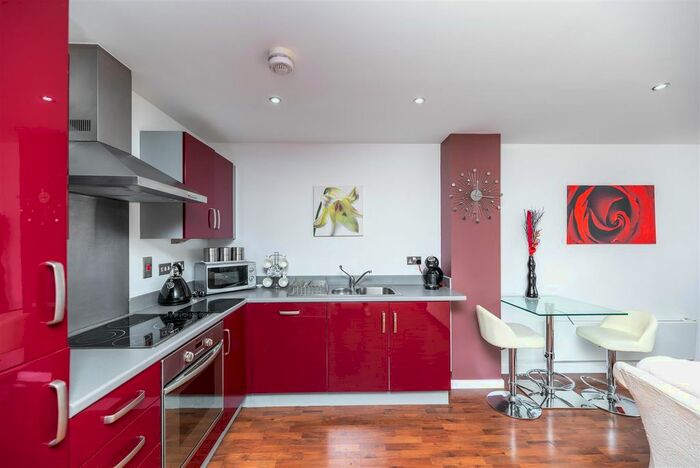1 Bedroom Property To Rent In Kings Road, Swansea, SA1