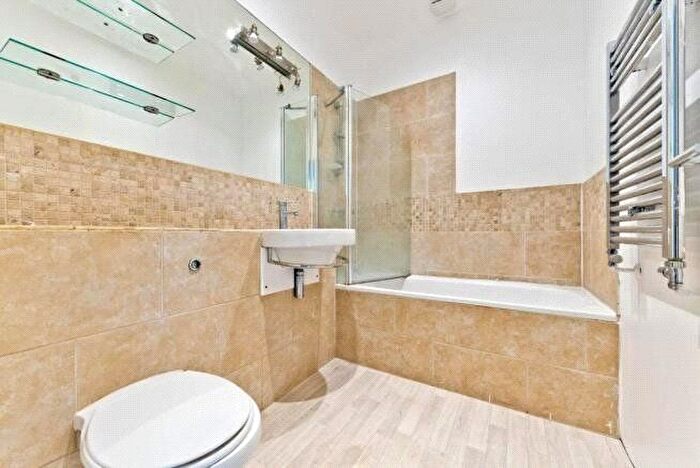 2 Bedroom Flat To Rent In Home Park Road, Wimbledon Park, SW19