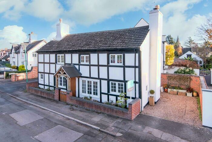 3 Bedroom Detached House To Rent In Main Street, Burton Joyce, NG14