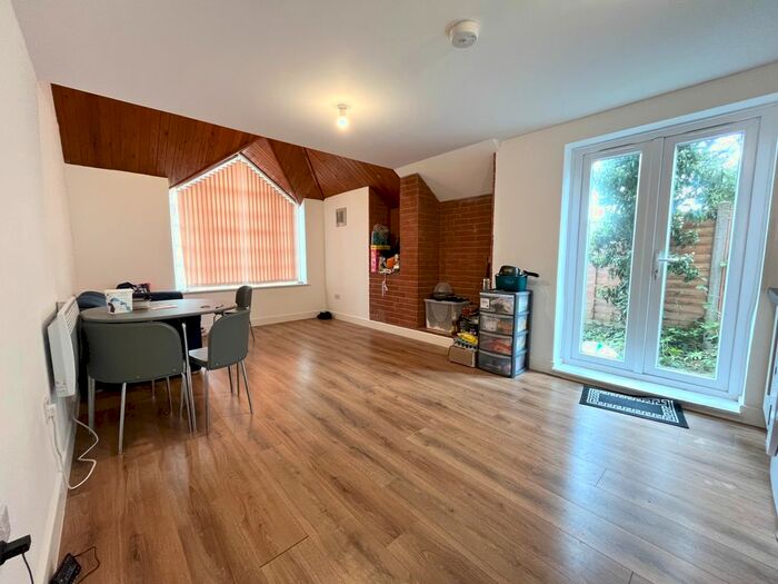 1 Bedroom Flat To Rent In Eye Road, Flat C, Peterborough, PE1