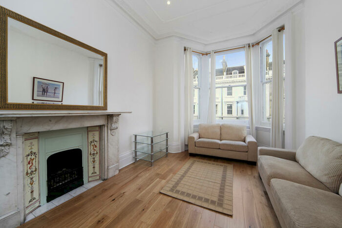 2 Bedroom Flat To Rent In Coleherne Road, London, SW10
