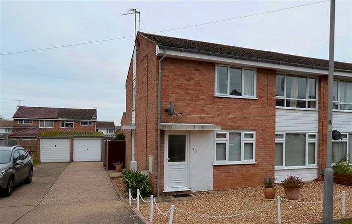 2 Bedroom Maisonette To Rent In Bowmans Avenue, Hitchin SG4