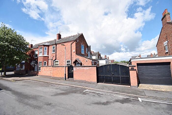 3 Bedroom Semi-Detached House For Sale In George Street, Rugby, CV21