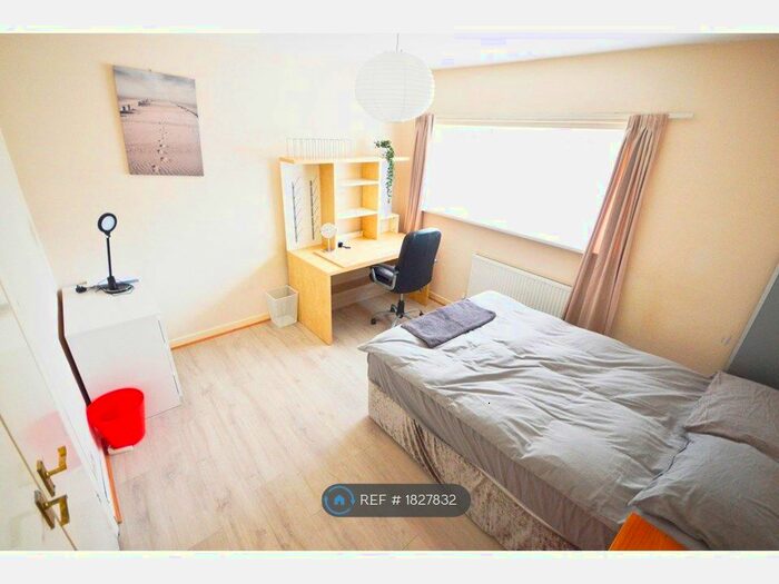 4 Bedroom Semi-Detached House To Rent In Sir Henry Parkes Road, Coventry, CV4
