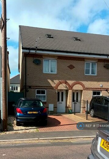 3 Bedroom Semi-Detached House To Rent In Boscombe Grove Road, Bournemouth, BH1