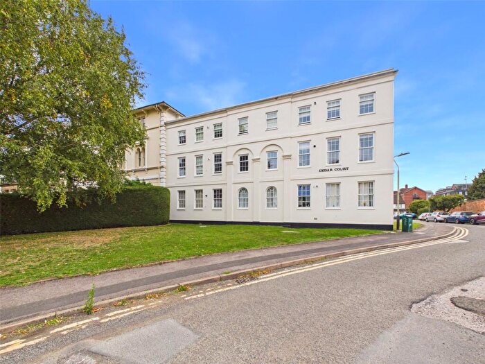 2 Bedroom Apartment For Sale In Cedar Court Road, Cheltenham, Gloucestershire, GL53