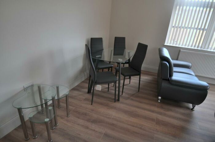 2 Bedroom Apartment To Rent In Main Street, Hull, North Humberside, HU10