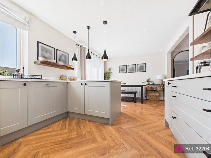 3 Bedroom Semi-Detached House For Sale In Elsdon Avenue, Whitley Bay, NE25