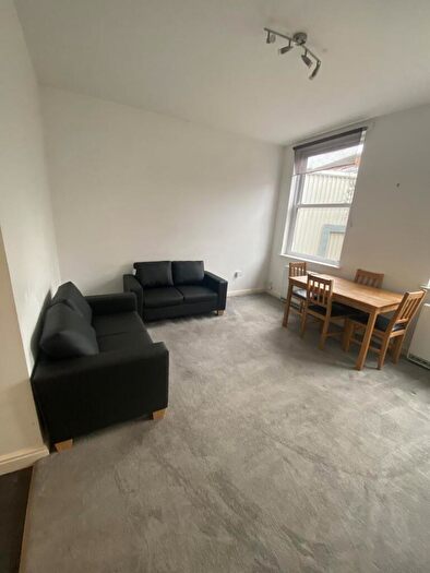 2 Bedroom Flat To Rent In Hillmarton Road, London, N7