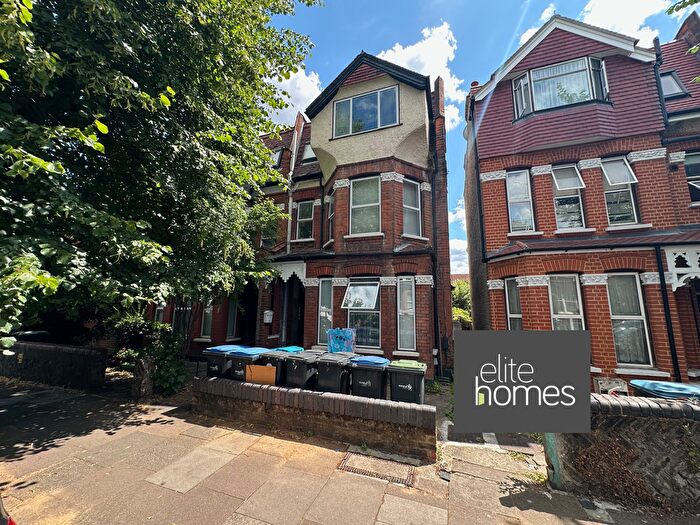 1 Bedroom Flat To Rent In Broomfield Avenue, Palmers Green, N13
