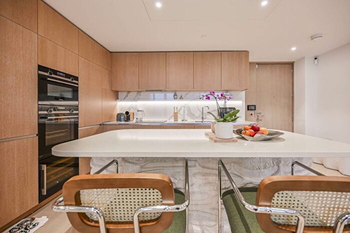 2 Bedroom Flat To Rent In Park Drive, Canary Wharf, E14