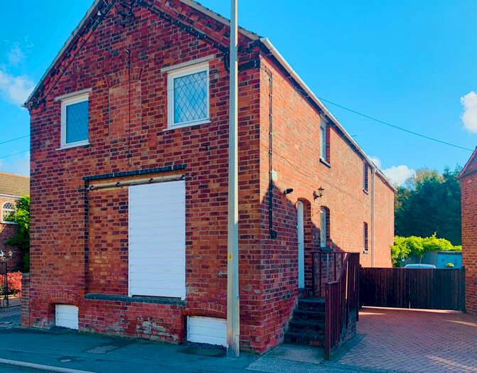 2 Bedroom Flat To Rent In Station Street, Donington, Spalding, PE11