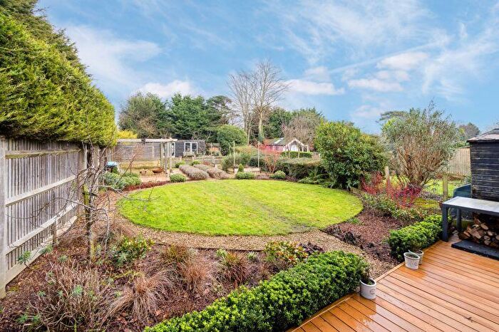 3 Bedroom End Of Terrace House For Sale In Main Road, Naphill, HP14