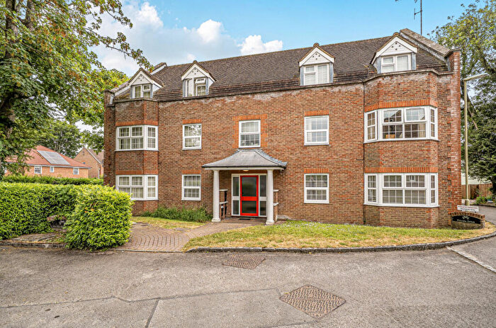 2 Bedroom Apartment For Sale In York Mews, Alton, Hampshire, GU34