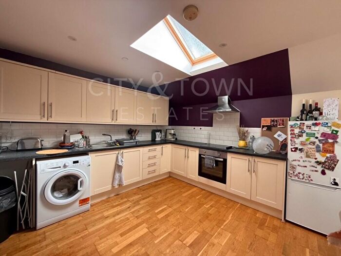 3 Bedroom Flat To Rent In Sidcup High Street, Sidcup, Kent, DA14