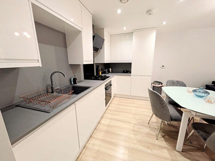 2 Bedroom Flat To Rent In Gabrielle House, Perth Road, IG2