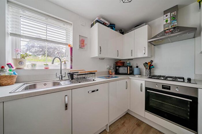 2 Bedroom Apartment For Sale In Rawlings Close, Compass Point, Swanage, BH19 - Photo 3