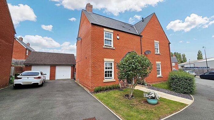 3 Bedroom Semi-Detached House For Sale In Glebe Road, Roade, Northampton, NN7