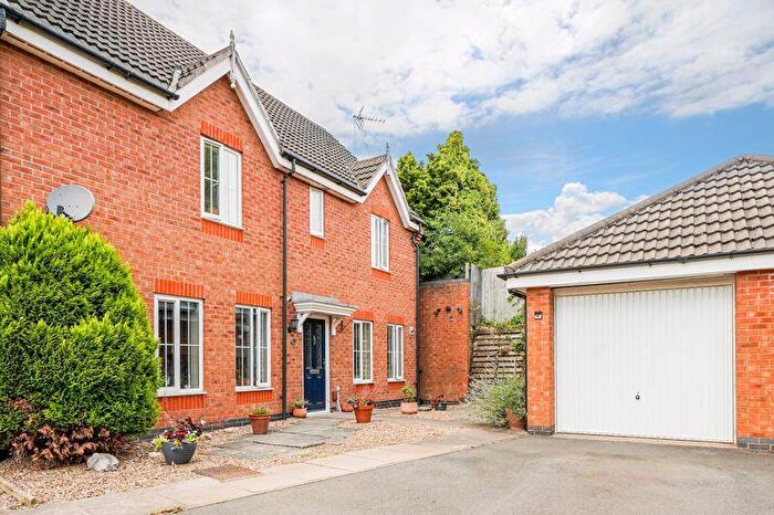 4 Bedroom Detached House For Sale In Oakwood Road, Leicester, Leicester, LE4