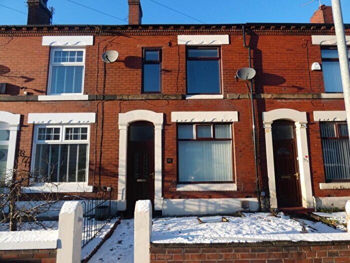 3 Bedroom Terraced House To Rent In Shaw Road, Oldham, Greater Manchester, OL2
