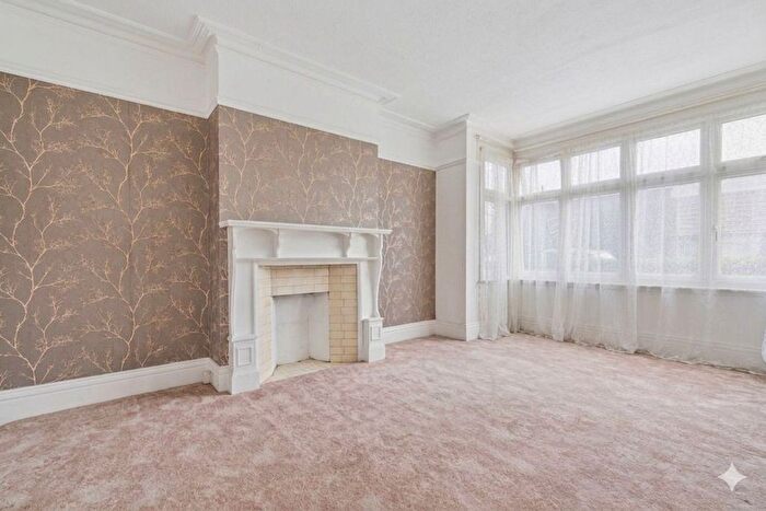 3 Bedroom Terraced House For Sale In Shirley Road, Croydon, CR0