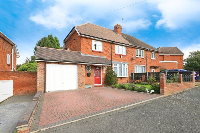 3 Bedroom Semi-Detached House For Sale In Whittall Drive West, Kidderminster, DY11
