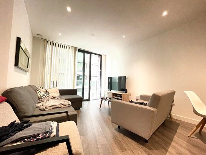 1 Bedroom Apartment For Sale In Chaucer Gardens, London, E1