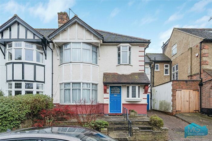 4 Bedroom Detached House For Sale In Rhodes Avenue, London, N22