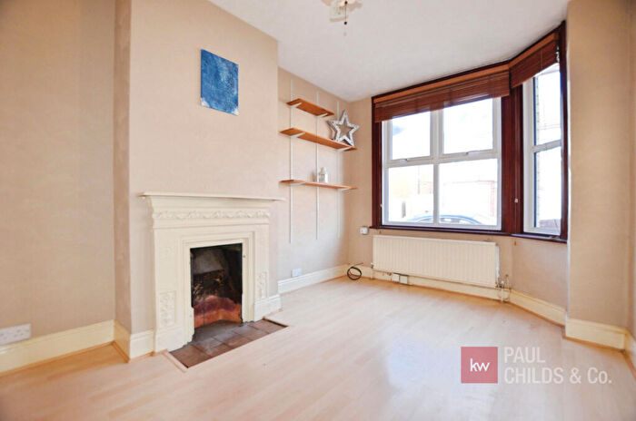 3 Bedroom Terraced House For Sale In Tidmarsh Street, Reading, RG30