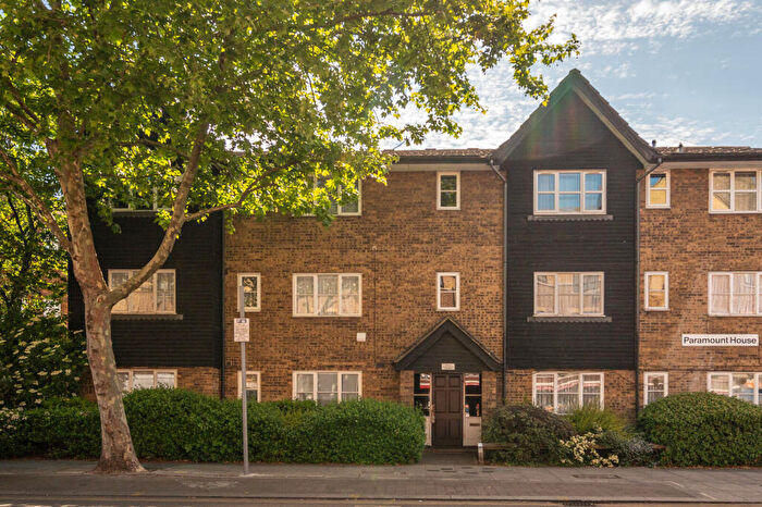 1 Bedroom Flat For Sale In Paramount House, High Road Leytonstone, Leytonstone, London, E11