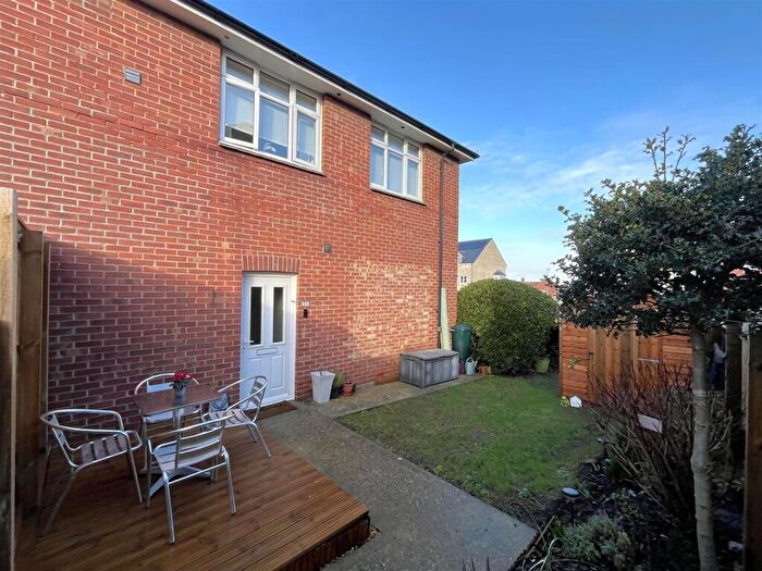 2 Bedroom Maisonette For Sale In Earls Court, Freemantle Road, Littlesea, DT4