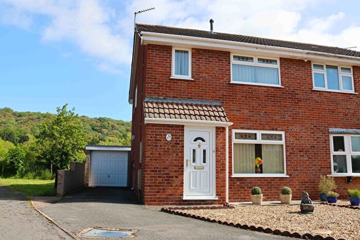 3 Bedroom Semi-Detached House For Sale In Brookfield Walk, Clevedon, BS21