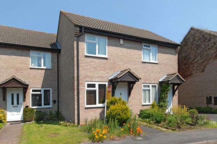 1 Bedroom Terraced House To Rent In Newbury, Berkshire, RG14