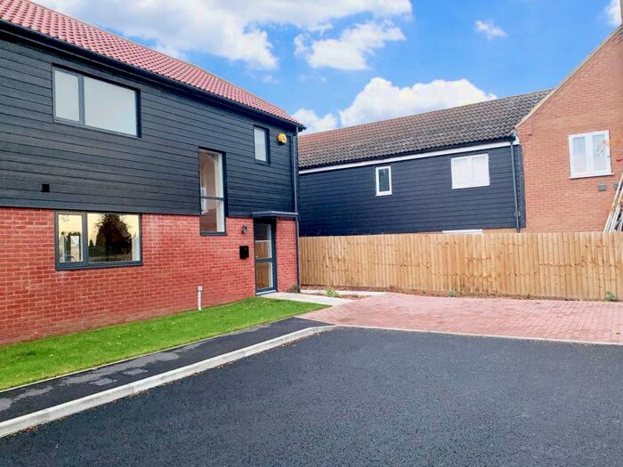 3 Bedroom Semi-Detached House To Rent In Queens Close, Beck Row, Bury St. Edmunds, IP28