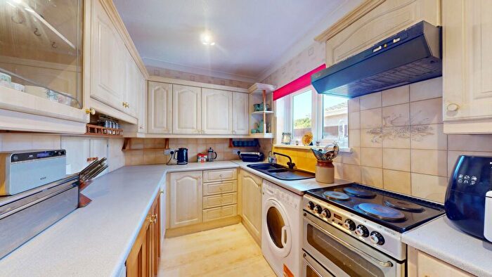 3 Bedroom Detached Bungalow For Sale In Davenham Close, Plymouth, PL6