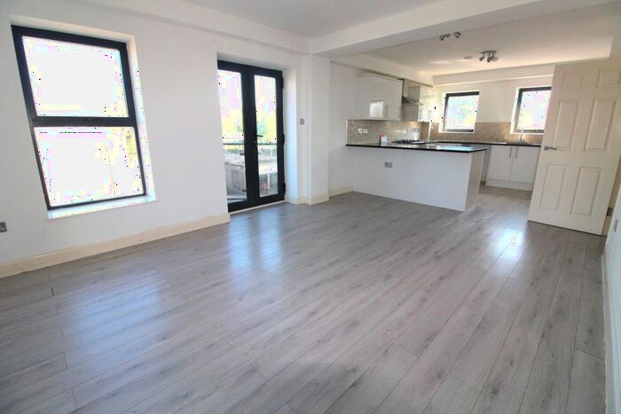 2 Bedroom Flat To Rent In Windmill Lane, Cheshunt, Waltham Cross, EN8