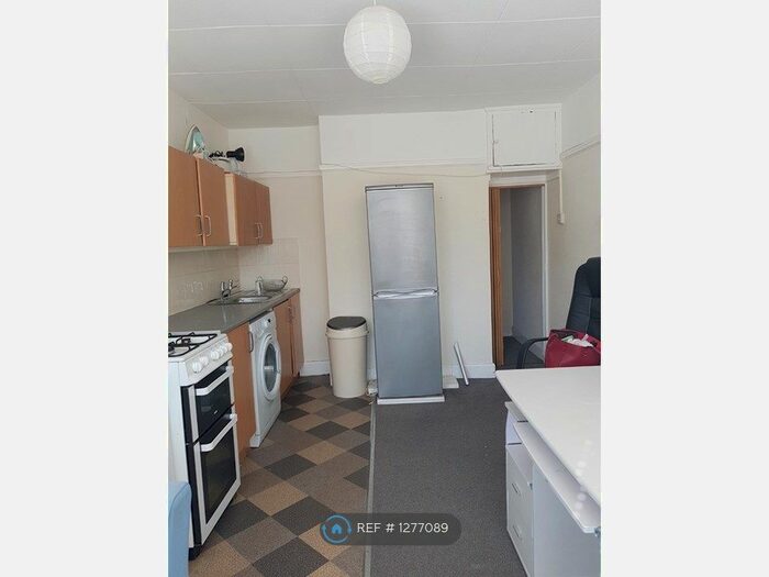 1 Bedroom Flat To Rent In Carlton Avenue, Southend On Sea Essex SS0