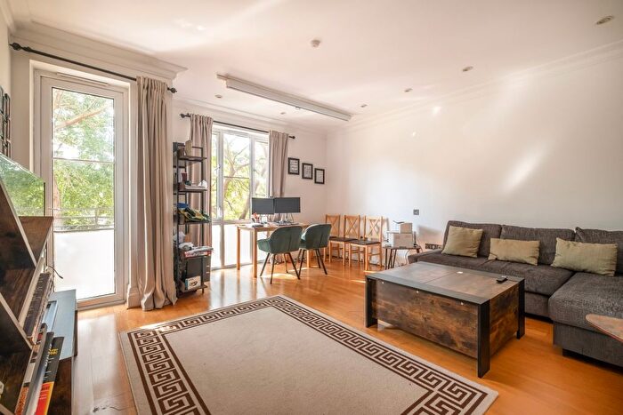 1 Bedroom Flat To Rent In Melliss Avenue, Kew, Richmond, TW9