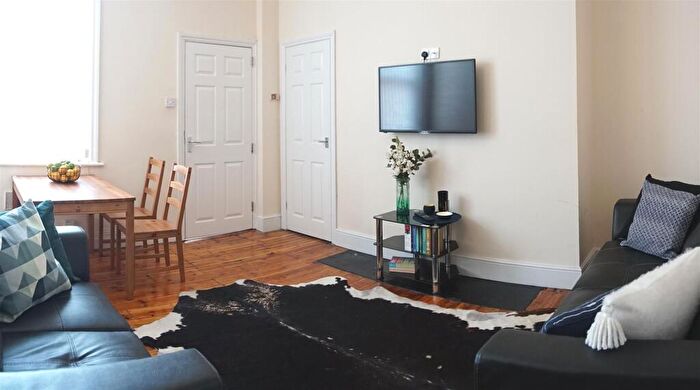 4 Bedroom Maisonette To Rent In Simonside Terrace, Heaton, NE6