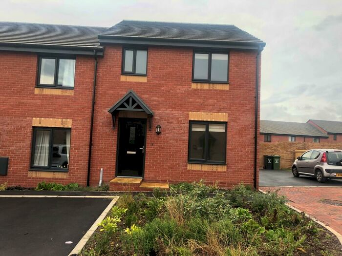 3 Bedroom End Of Terrace House To Rent In Centurion Close, Monkerton, EX1