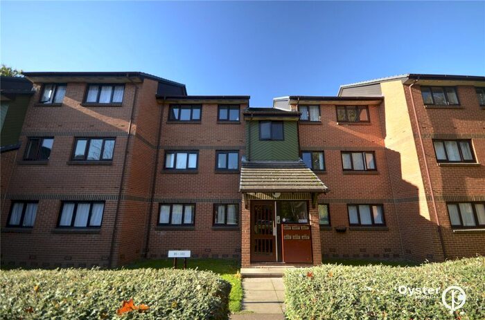 2 Bedroom Flat To Rent In Maltby Drive, Enfield, EN1