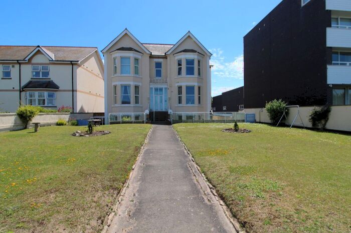 1 Bedroom Studio To Rent In East Parade, Rhyl, Denbighshire, LL18